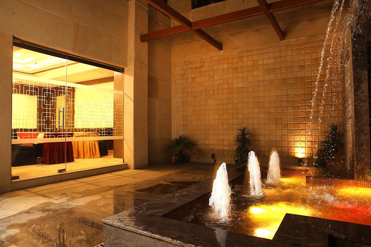 Inde Hotel Signature Tower グルガウン エクステリア 写真